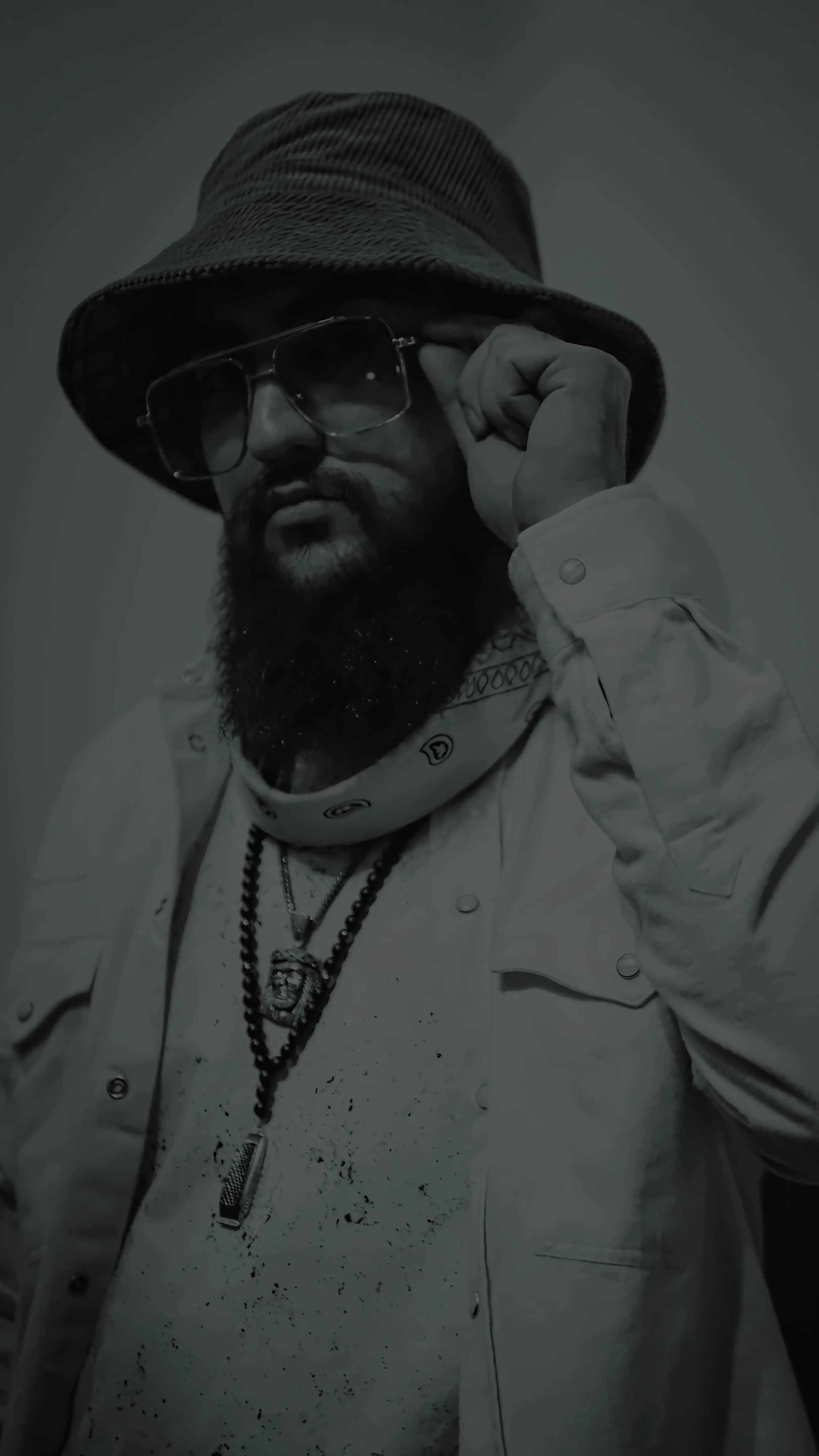OOS Iman - Master Barber and Artist